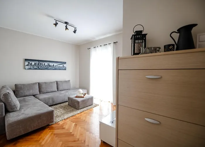 Jakov Apartment With Balcony