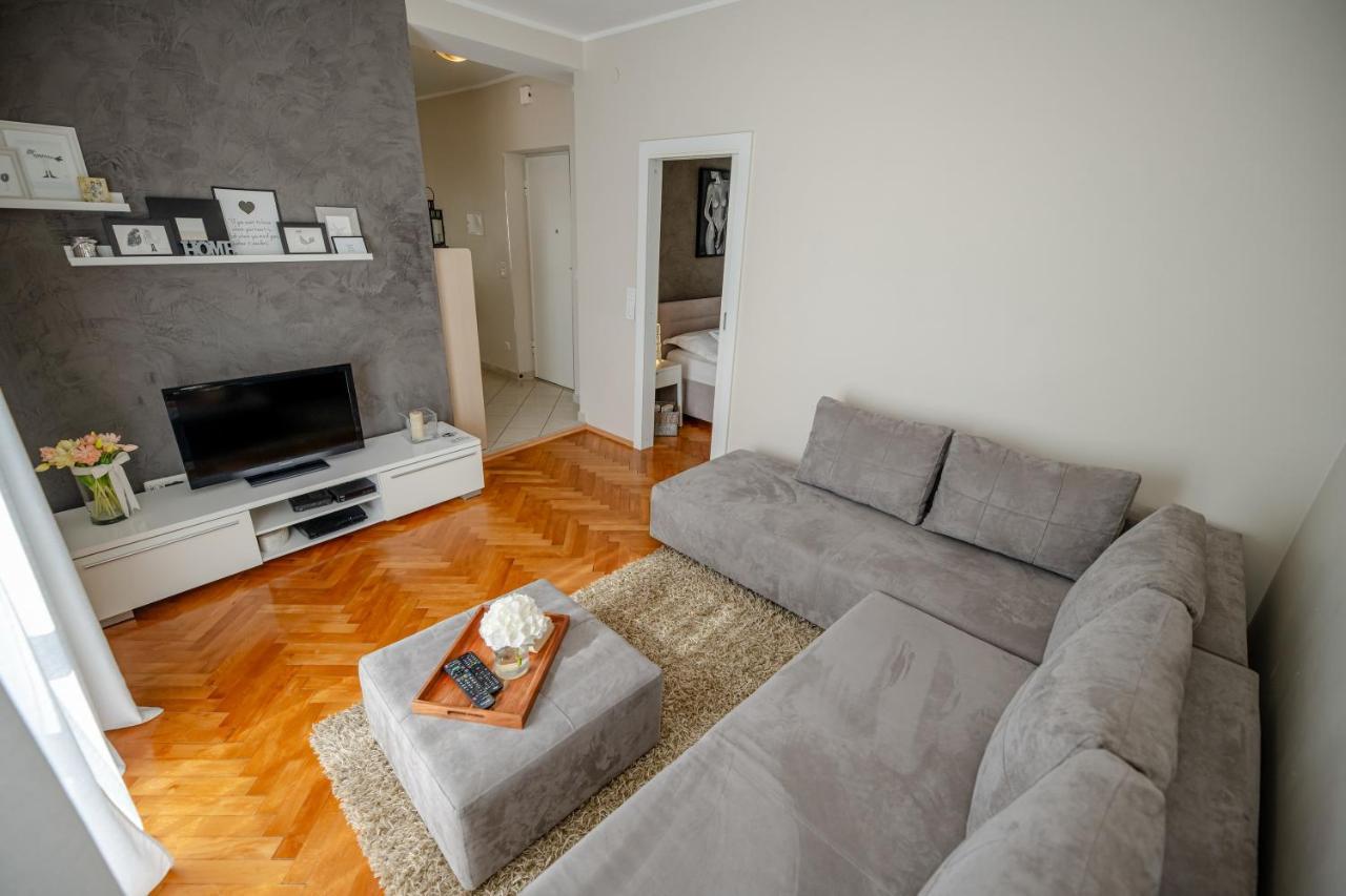 Apartment Jakov With Balcony Zadar