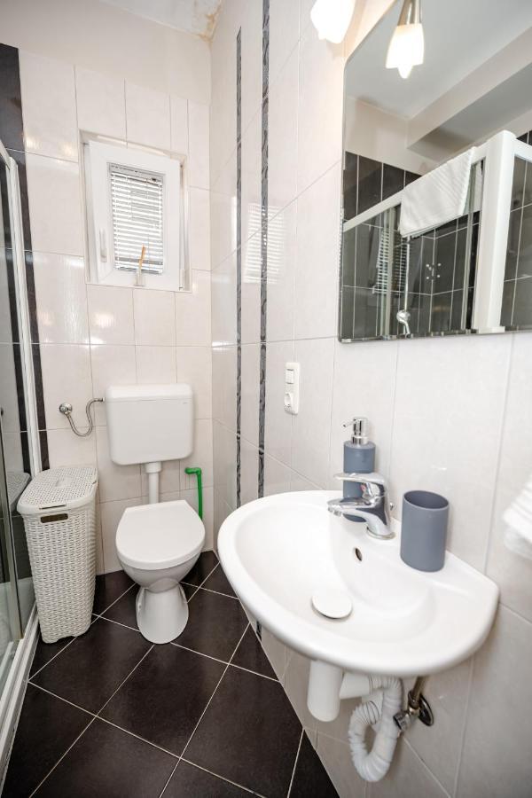 Jakov With Balcony Apartment